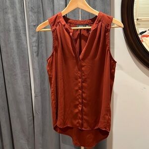 Button down shell sleeveless top